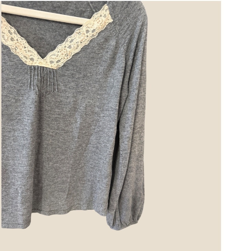 August Silk Petite Gray Silk Wool Blend Lace Trim V-Neck Long Sl Top PL Fairy